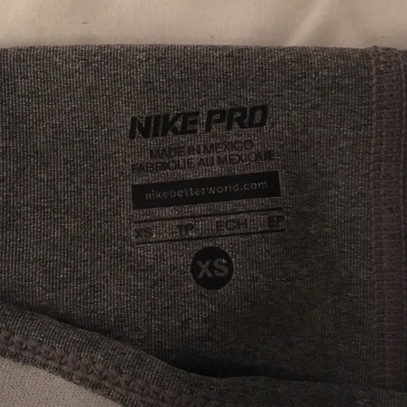 Two pairs of Nike pros - Picture 4 of 4