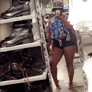 Meet your Posher, Kara