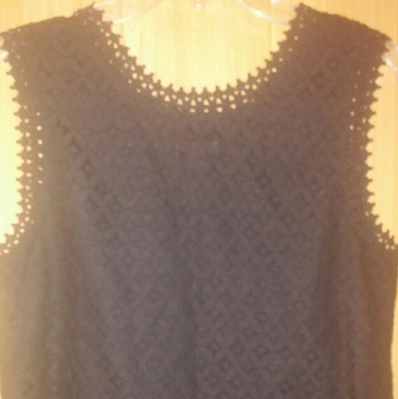 Black lace top NWOT - Picture 2 of 4