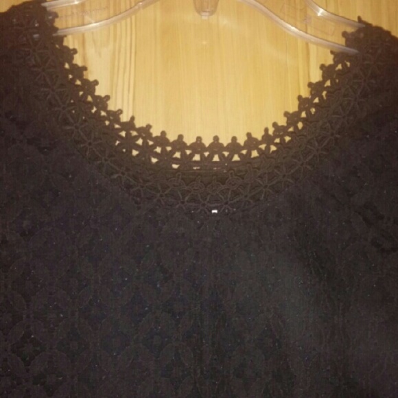 Black lace top NWOT - Picture 3 of 4