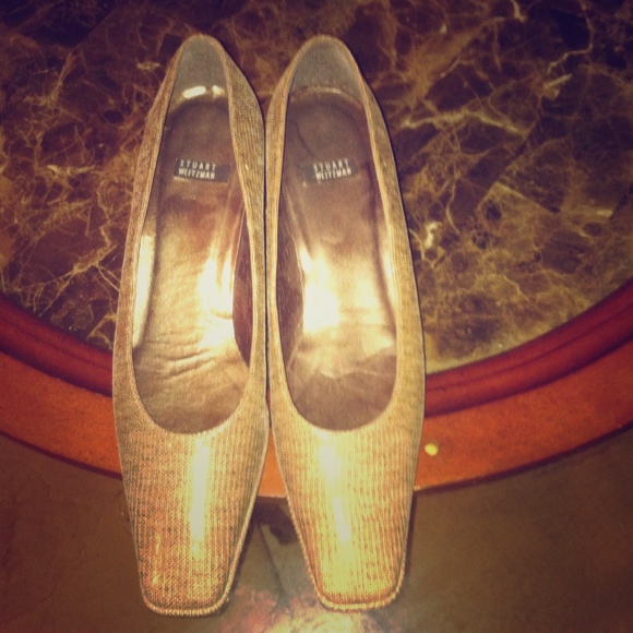 Stuart Weitzman Textured Low Heel