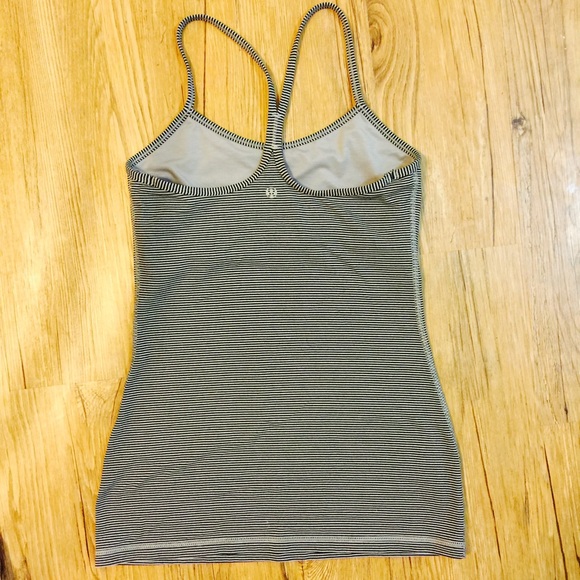 Lululemon size 6 power Y tank