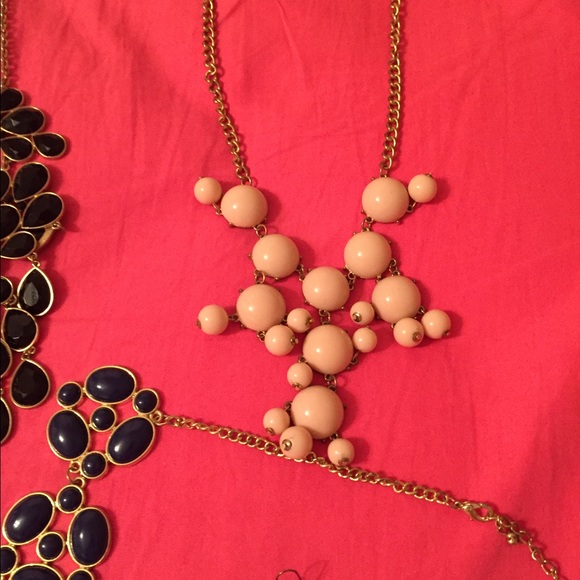 Necklaces and earrings - Picture 2 of 4