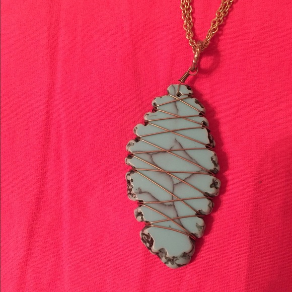 Necklaces and earrings - Picture 4 of 4