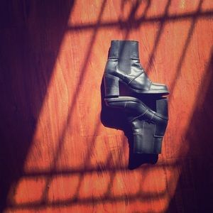 Vintage black leather chelsea boots