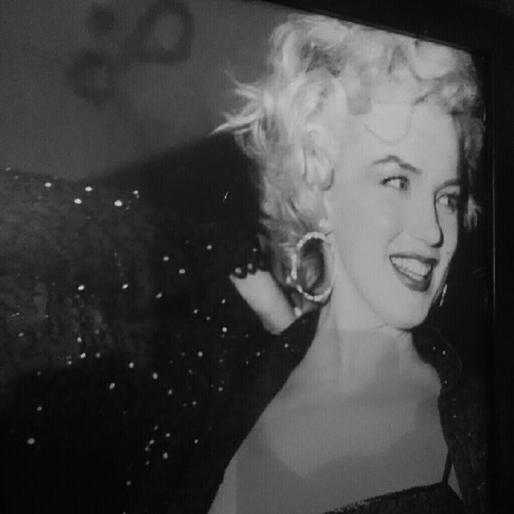 Black and white photo of the famous Marilyn Monroe - Picture 1 of 1