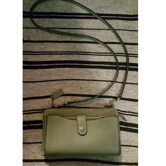 Coach Handbags - Coach Pop Up Pouch Pebble Leather Messenger