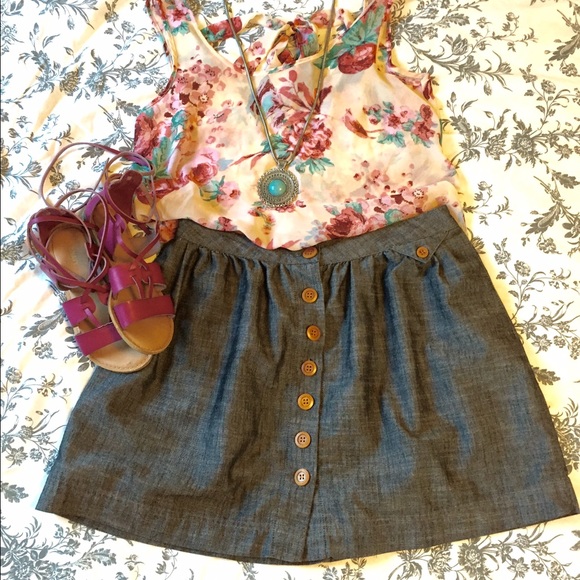 ✅BOGO 1/2 price✨ Mini chambray skirt with buttons.
