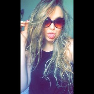 Meet your Posher, Jules