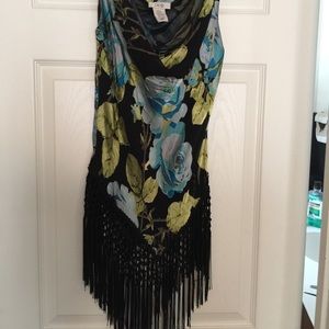 Cache Tops - Cachè top with fringes in black on the bottom Cache Tops - Cachè top with fringes in black on the bottom