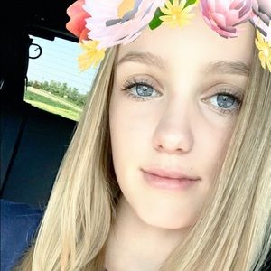 Meet your Posher, Ella