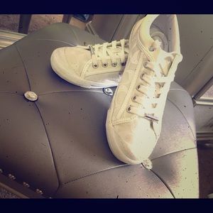White coach sneakers...Great condition 😍