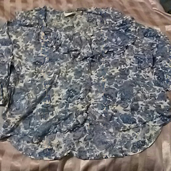 Ruffle 3/4 sleeve top