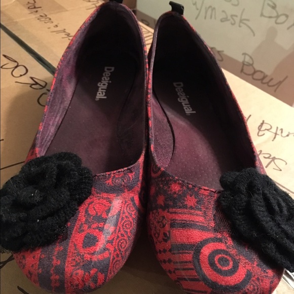 Red and black Desigual flats