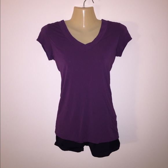 Cute, basic tee. Merona brand.