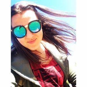 Meet your Posher, Nina