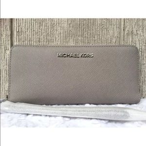 Michael Kors Continental Wallet