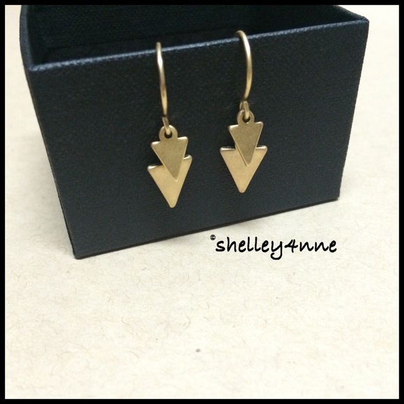 Matte Gold Spear Earrings - Picture 2 of 2