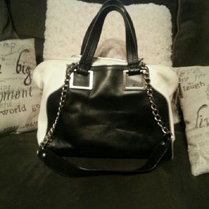 Audrey Brooke Black& White Leather Purse
