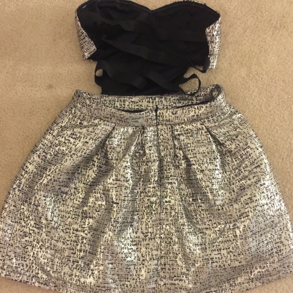 Skater dress - Picture 2 of 2