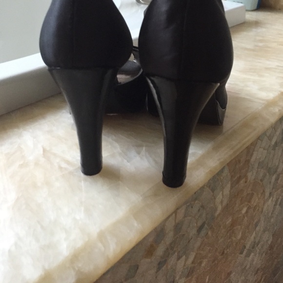 Black pumps - Picture 2 of 4