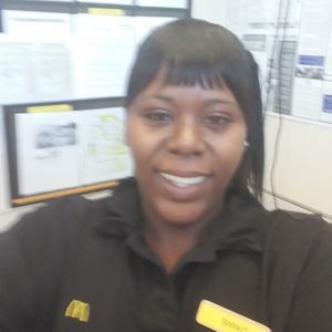 Meet your Posher, Deedee