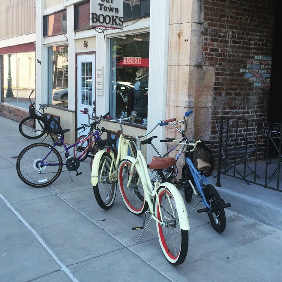 Meet your Posher, Amy - Picture 1 of 1