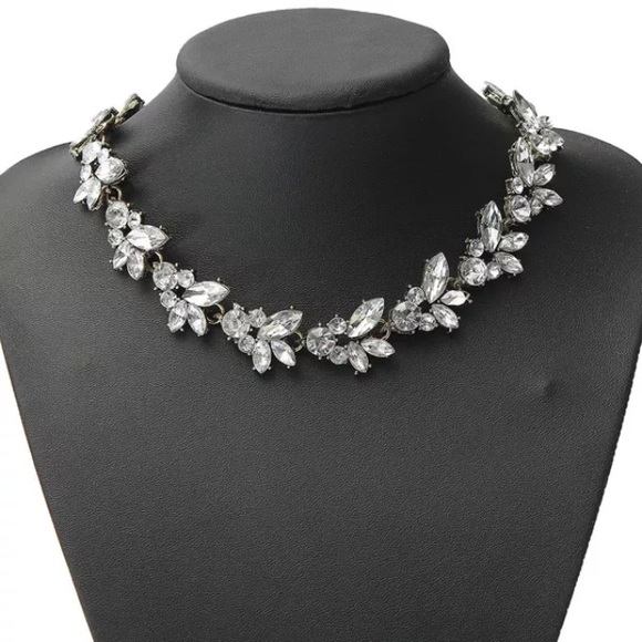 Crystal flower choker necklace - Picture 2 of 3