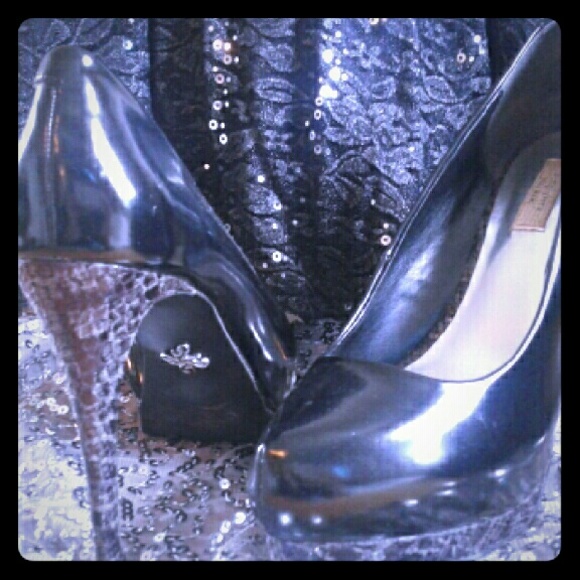 Simply Vera Wang Heels