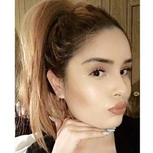 Meet your Posher, Isela