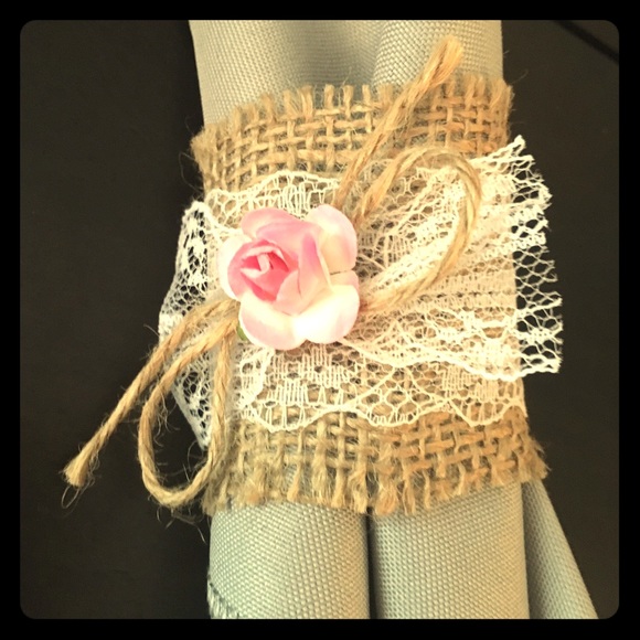 Burlap napkin holders mismatch