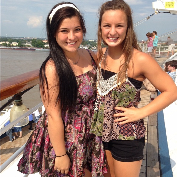 Meet your Posher, Sandy - Picture 1 of 1