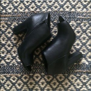 Nine West open toe booties 5.5