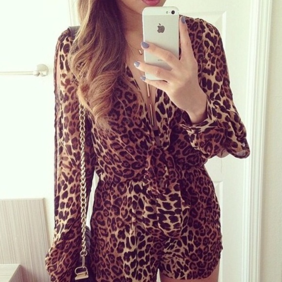 Dresses & Skirts - Leopard romper size small beautiful