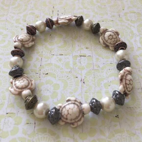 Turtle beaded bracelet