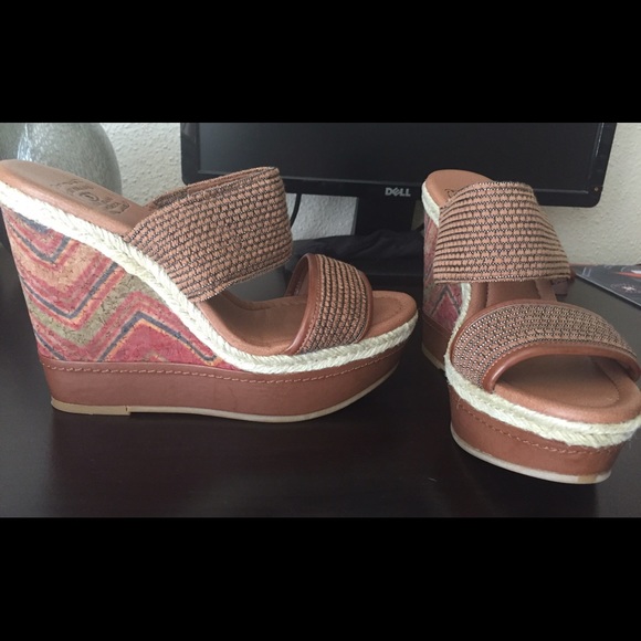 🎉SOLD on Evay🎉Lucky Brand Tribal Wedge Sandal