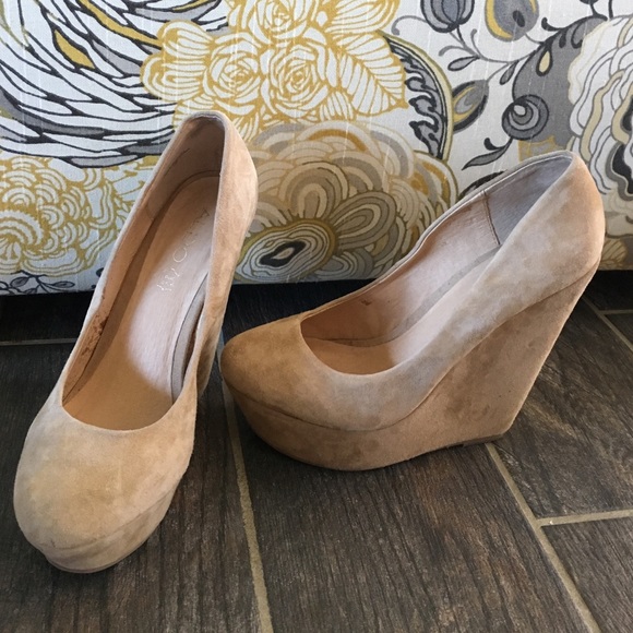 ALDO Shoes - ALDO nude wedge heel