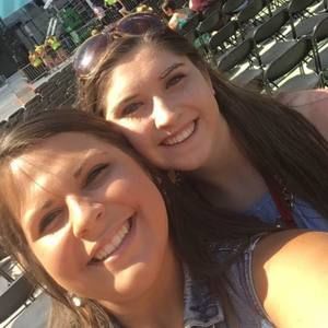 Meet your Posher, Michaela