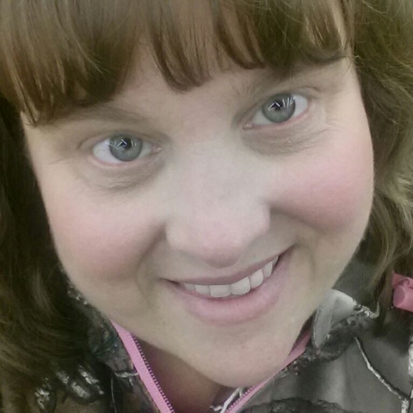 Meet your Posher, Ellen - Picture 1 of 1