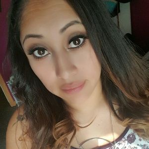 Meet your Posher, Ana