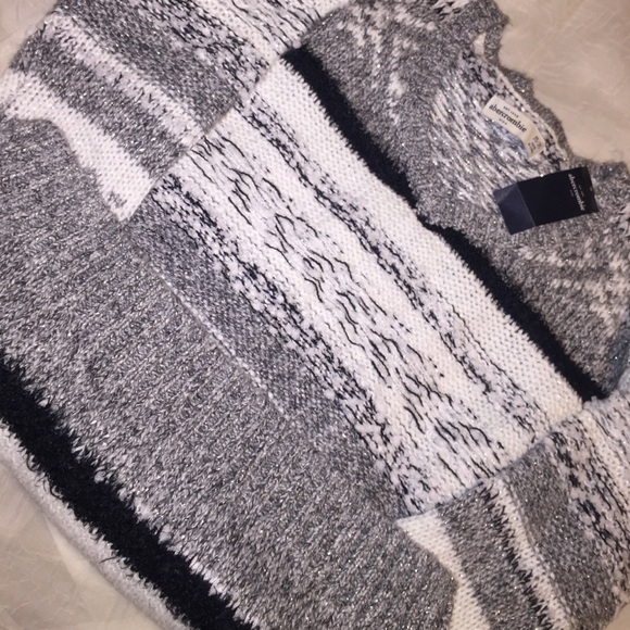 *BRAND NEW* Abercrombie Glitter Sweater. ❄️ - Picture 3 of 4