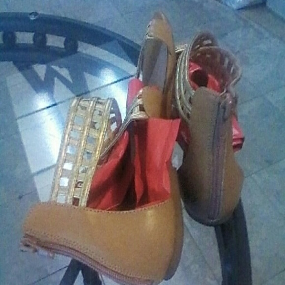 NINE WEST LEATHER/TAN GOLD GLADIATOR SANDALS 8.5 - Picture 4 of 4