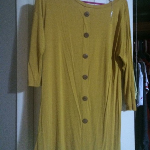 Button back tunic - Picture 2 of 2