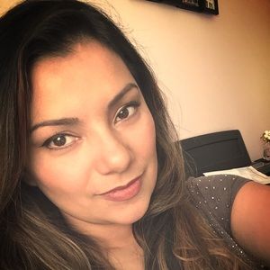 Meet your Posher, Ana