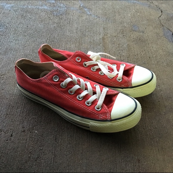 Red Converse Size 5.5y / 7.5 Women