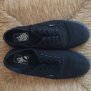 Black authentic lo pro vans (women's )