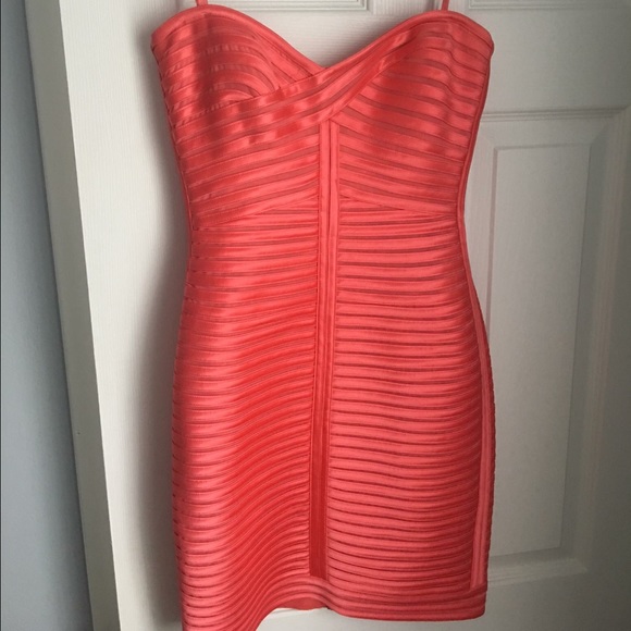 ⭐️⭐️FiNAL PRICE⭐️⭐️BCBG coral dress - Picture 2 of 3