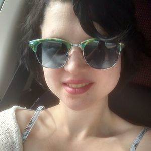 Meet your Posher, Sara