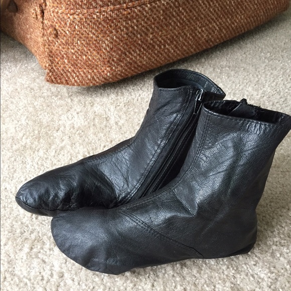 Leather socks or slippers | Kufs