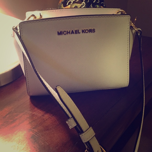 Michael Kors SELMA MINI SAFFIANO LEATHER CROSSBODY